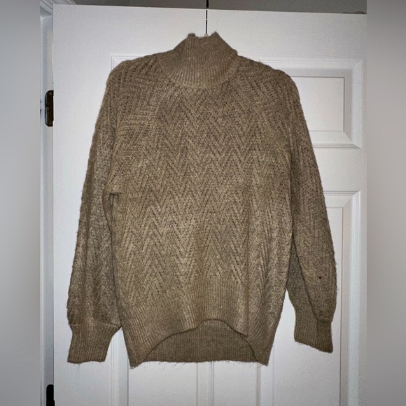 NWT Oversized Knit Turtleneck Sweater Small/Medium Almond Color - Picture 1 of 5
